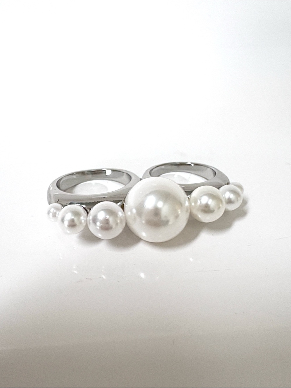 Silver Two Finger Double Band Graduated Pearl Statement Ring